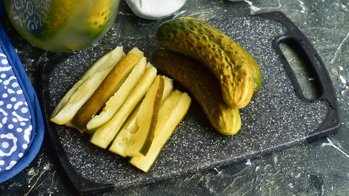 Kamyshinsky pickles – a simple and original snack