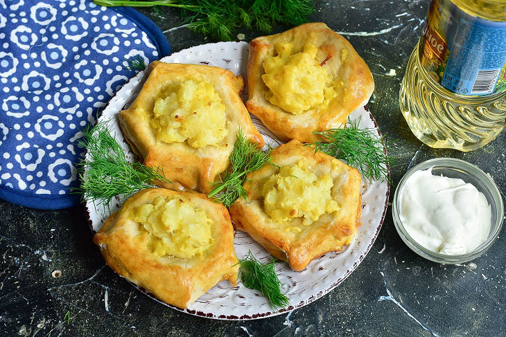Ural-style shangi with potatoes - delicious and original pastries