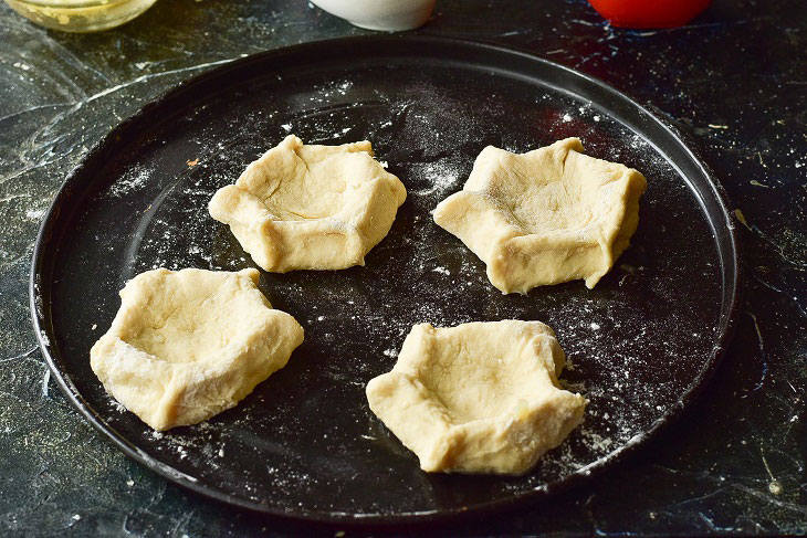 Ural-style shangi with potatoes - delicious and original pastries