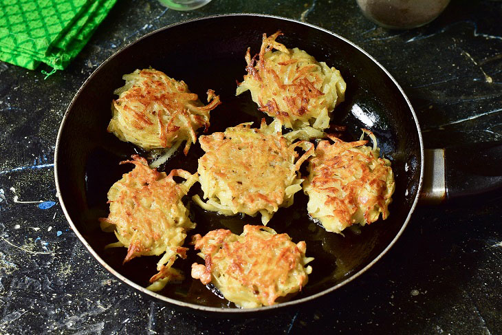 Draniki in Czech "Bramboraki" - a delicious and unusual recipe