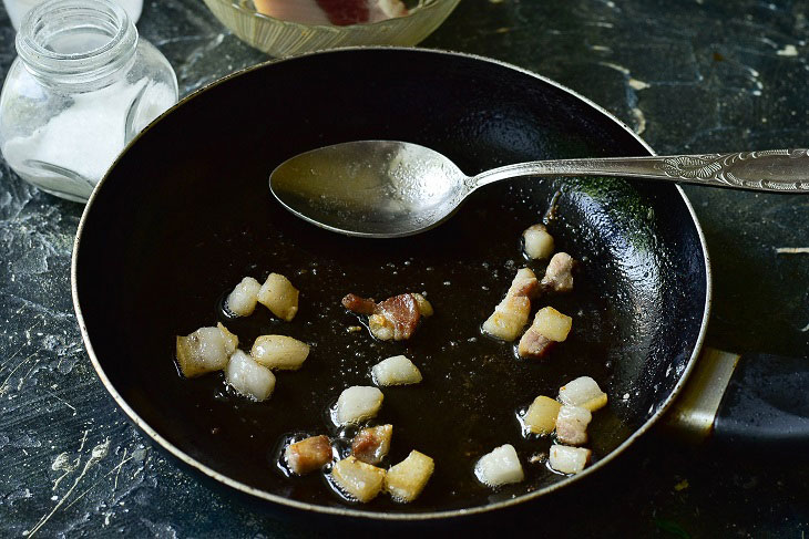 Potato skewers - an interesting and tasty snack of Czech cuisine