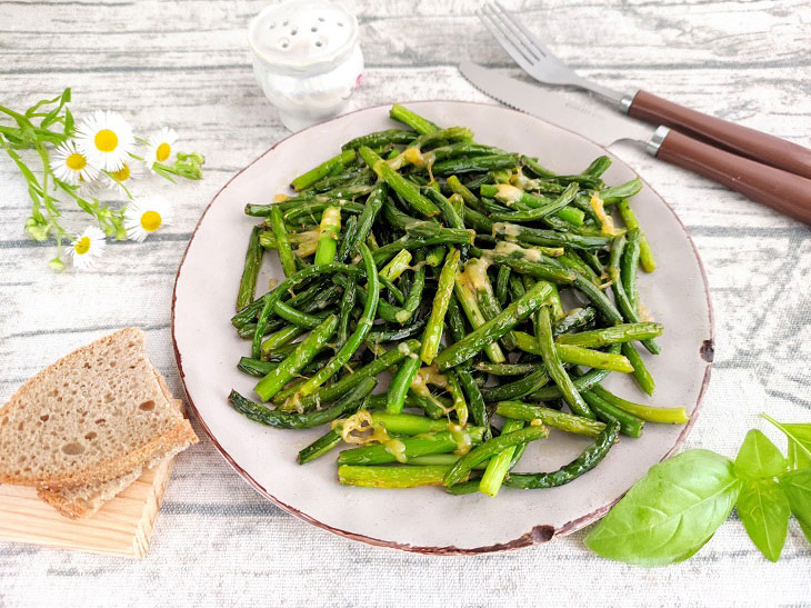 Fried garlic arrows - a simple and tasty summer snack