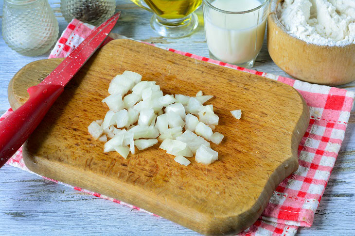 Mushroom julienne in zucchini - an unusual summer snack