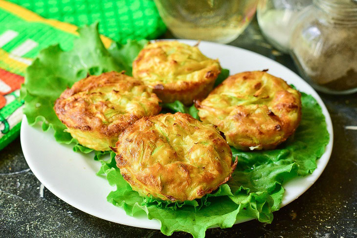 Zucchini muffins - tender and soft