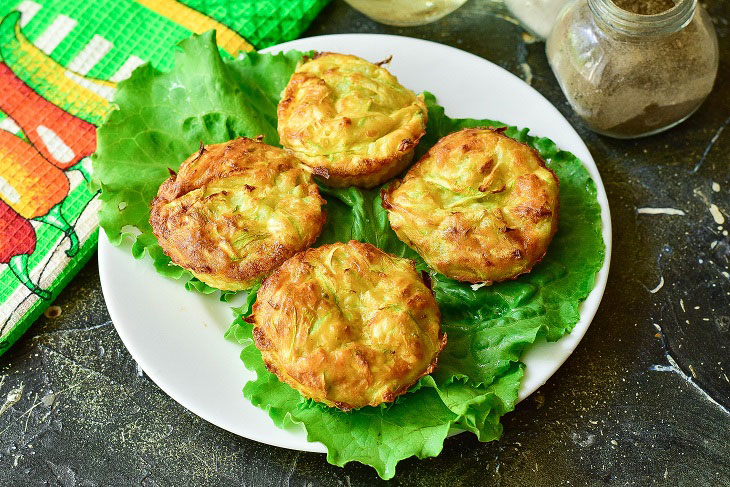 Zucchini muffins - tender and soft