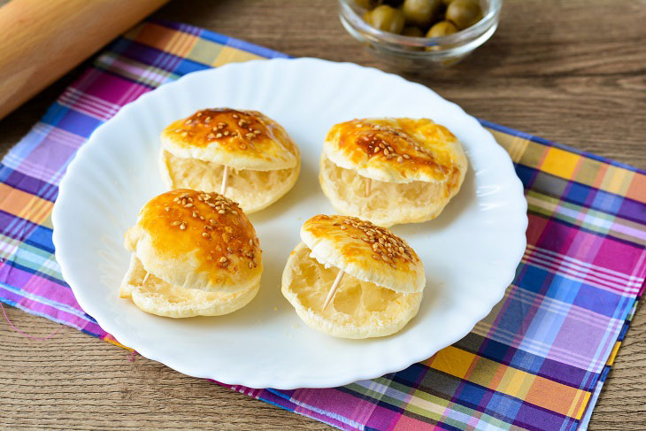 Snack "Shells" with red fish - bright and festive