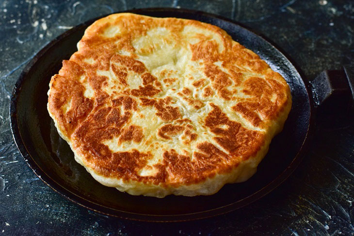 Yeast cakes on the water - they turn out soft and lush