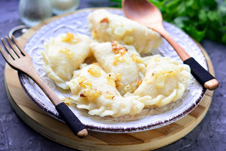 Lean dumplings with potatoes - hearty and appetizing