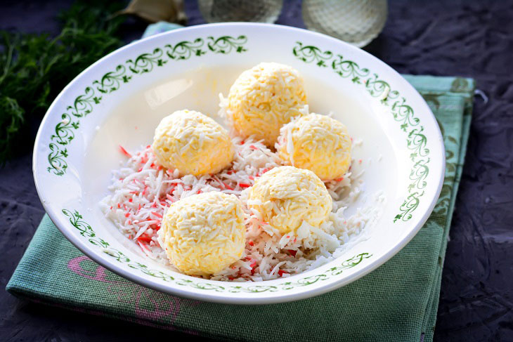 Crab balls with cheese - an original snack in a hurry