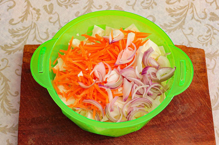 Pickled cabbage in Korean - delicious, fragrant and crispy