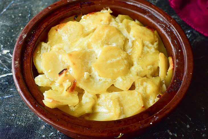 Royal potatoes with chicken fillet - an appetizing and original dish