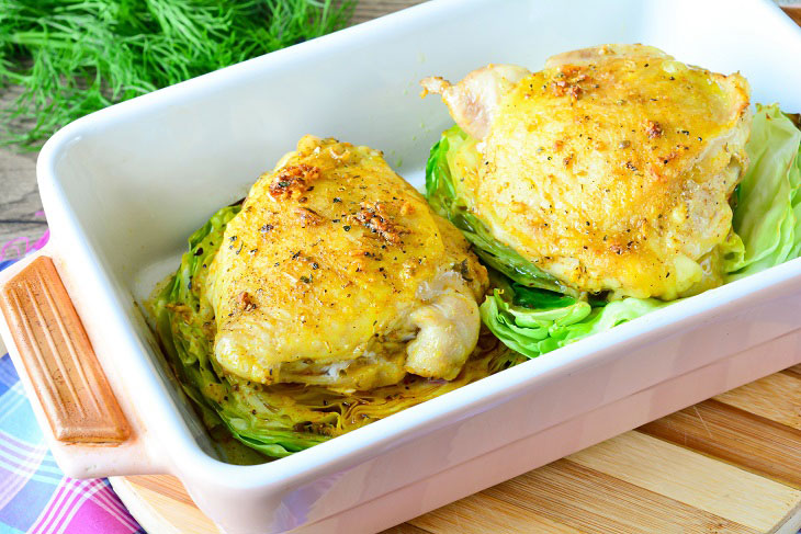 Cabbage pucks with chicken - a fragrant and juicy dish