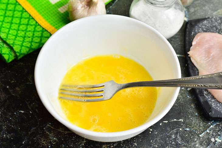 Chops in garlic batter - juicy and spicy