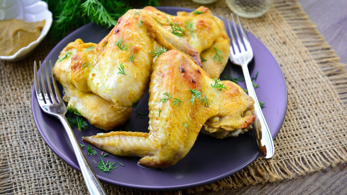 Curry wings in mustard sauce – hearty and appetizing