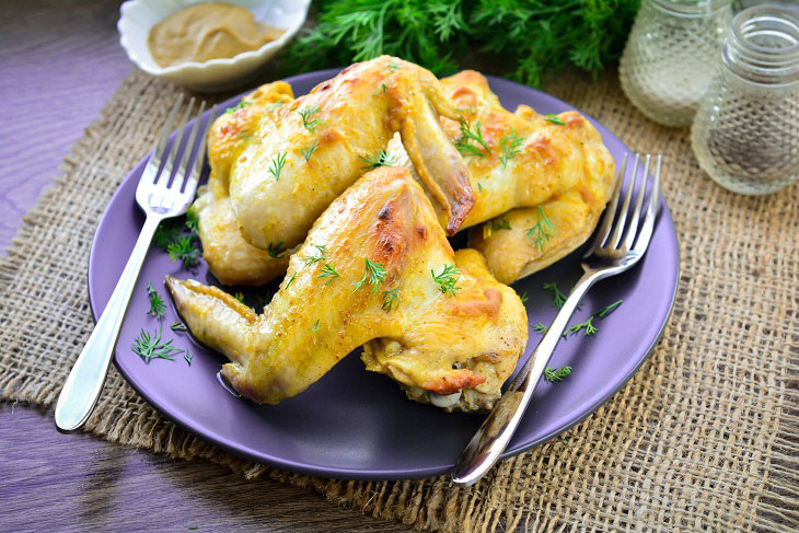 Curry wings in mustard sauce - hearty and appetizing