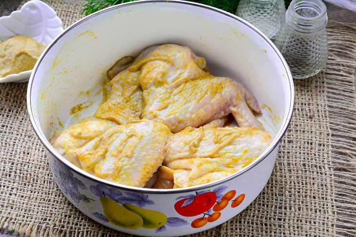 Curry wings in mustard sauce - hearty and appetizing
