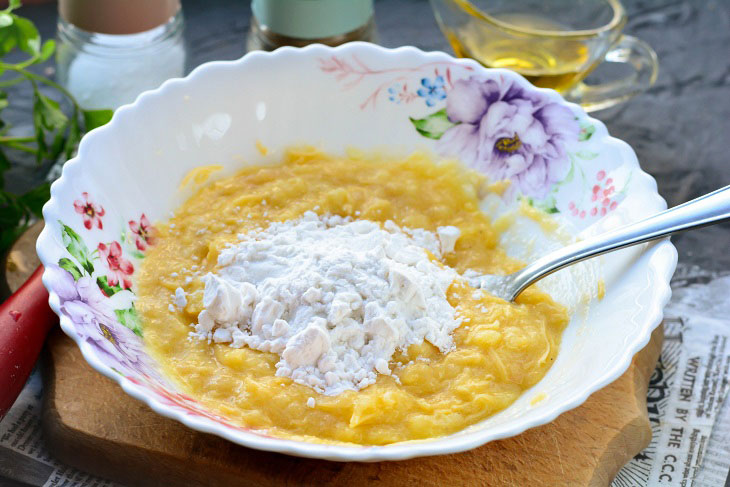 Chicken cutlets "Lakomka" - tender and airy