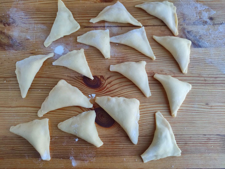 Jewish dumplings "Kreplach" - a hearty and tasty dish