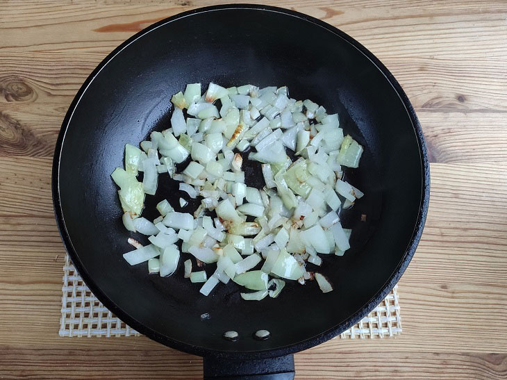 Jewish dumplings "Kreplach" - a hearty and tasty dish