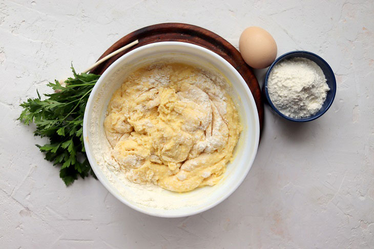 Potato tart with mushrooms and chicken - hearty, fragrant and tasty