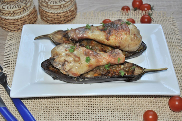 Eggplant boats with chicken legs - a delicious and simple dish