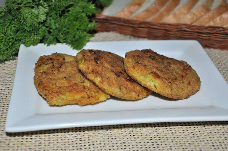 Juicy chicken cutlets with zucchini - an original and delicious recipe