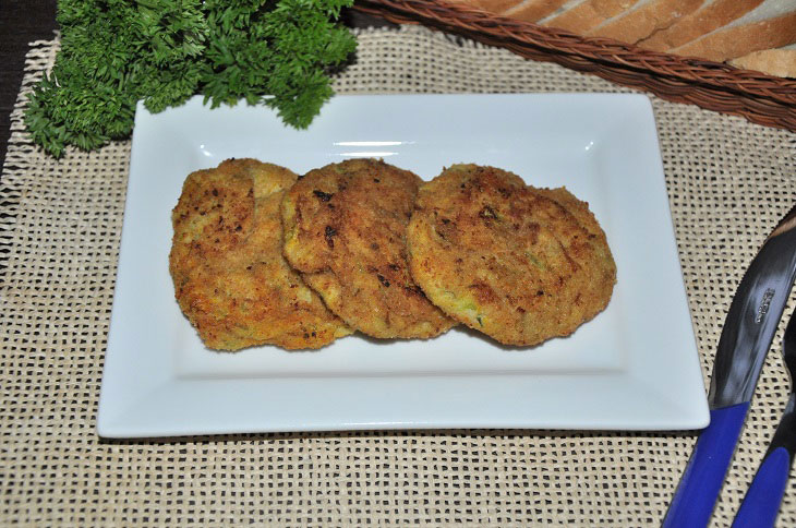 Juicy chicken cutlets with zucchini - an original and delicious recipe