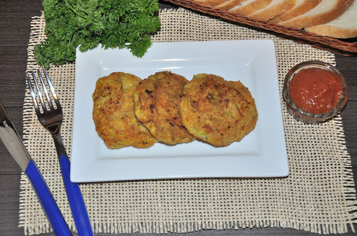 Juicy chicken cutlets with zucchini - an original and delicious recipe