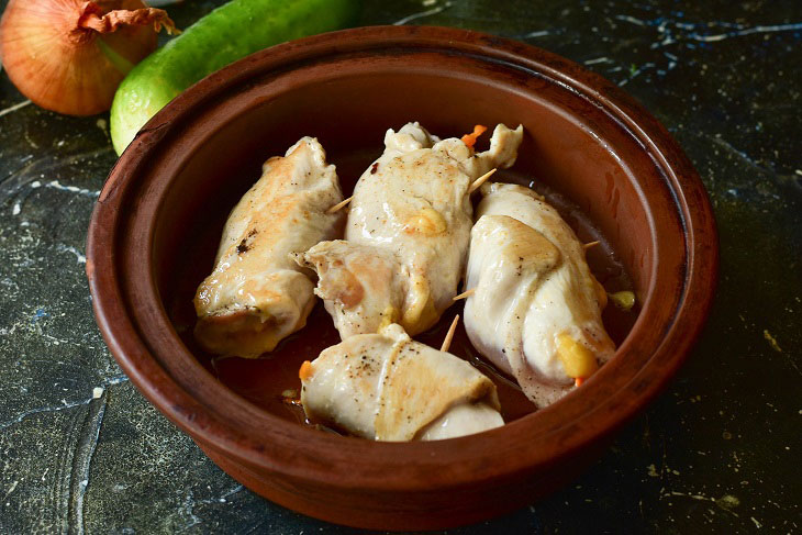 Chicken rolls "Boyarskie" - a tender and juicy dish