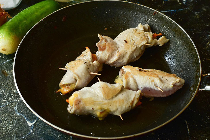 Chicken rolls "Boyarskie" - a tender and juicy dish