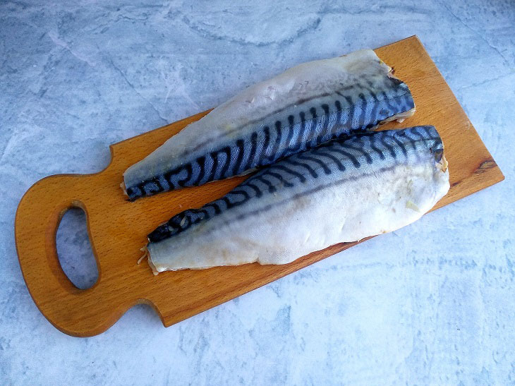 Mackerel in an unusual marinade - a simple and very tasty recipe