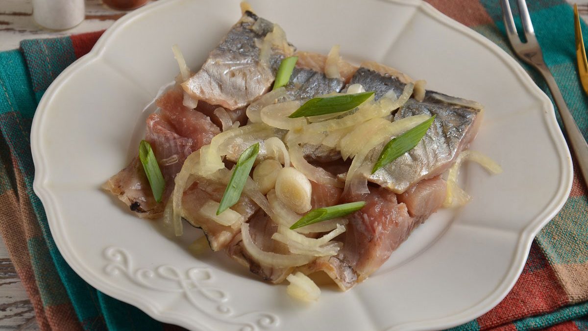Herring in honey marinade for 2 hours – an unusual and tasty snack