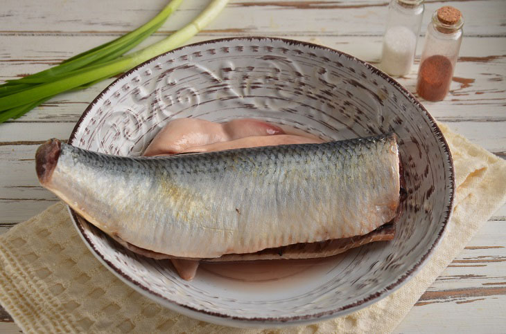 Herring in honey marinade for 2 hours - an unusual and tasty snack