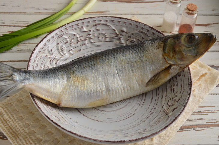 Herring in honey marinade for 2 hours - an unusual and tasty snack