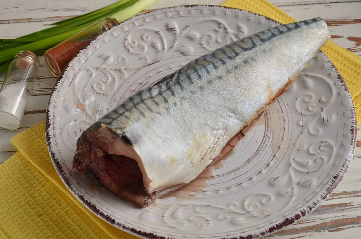 Delicate mackerel in sunflower oil - a delicious and simple recipe