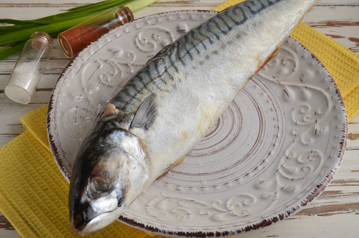 Delicate mackerel in sunflower oil - a delicious and simple recipe