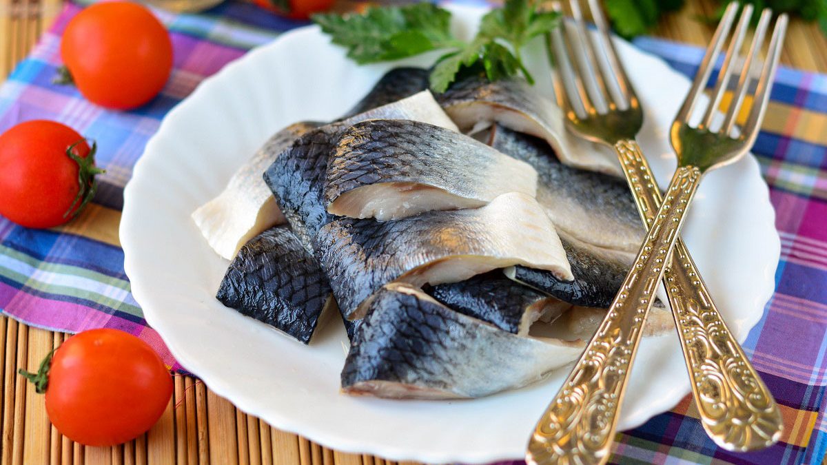 Salted herring at home – tasty, fragrant and very tender