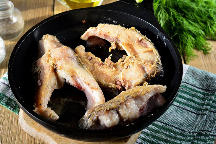 Carp fried in a pan - simple, tasty and healthy