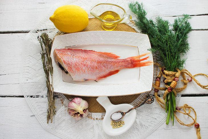 Red perch baked with lemon and rosemary - for lovers of bright flavors