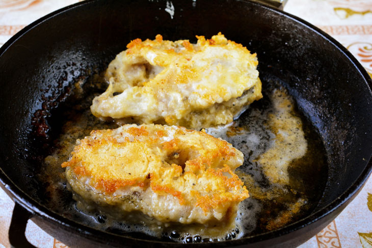 Fried cod in a pan - a tasty and affordable fish dish