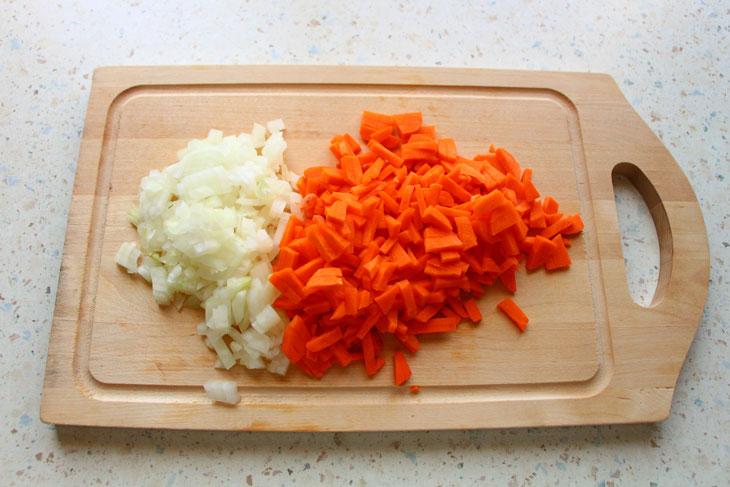 Pink salmon baked with cauliflower and vegetables in the oven - a step by step recipe with a photo