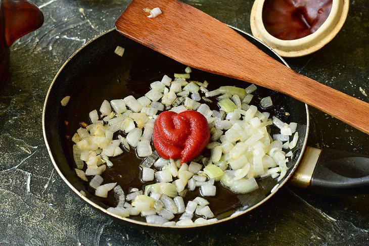 Roast fish in Transcarpathian style - juicy and tasty