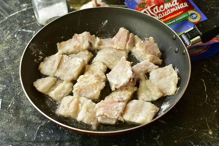 Roast fish in Transcarpathian style - juicy and tasty