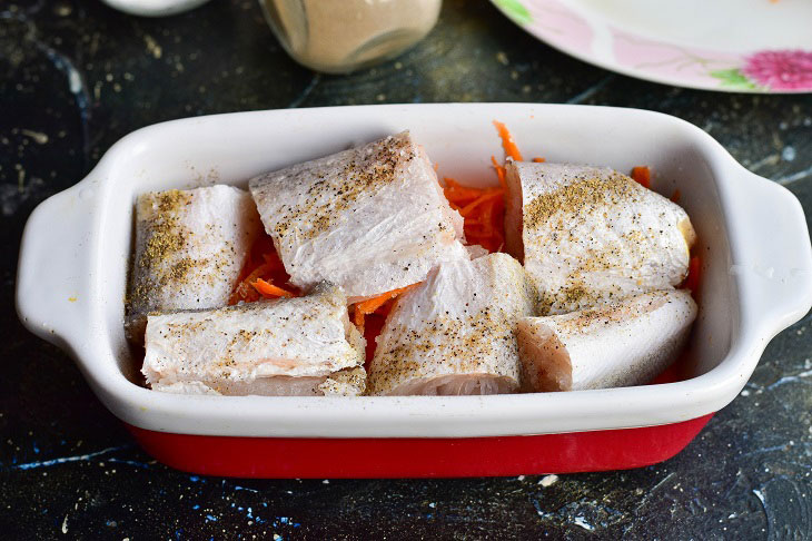 Lakomka fish in the oven for the New Year - a beautiful and tasty dish