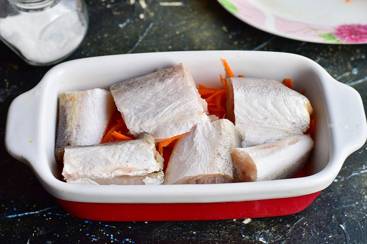 Lakomka fish in the oven for the New Year - a beautiful and tasty dish