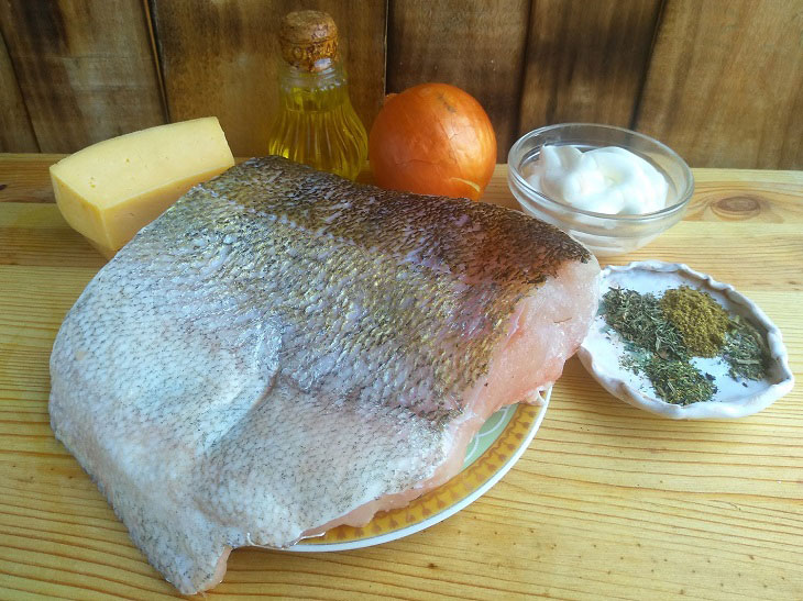 Pike perch in sour cream in the oven - an interesting and festive recipe