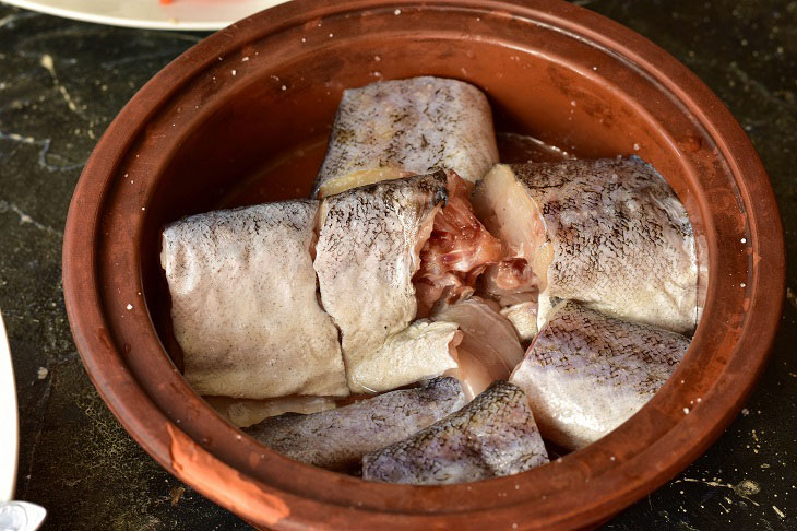 Greek baked fish - a delicious and beautiful recipe