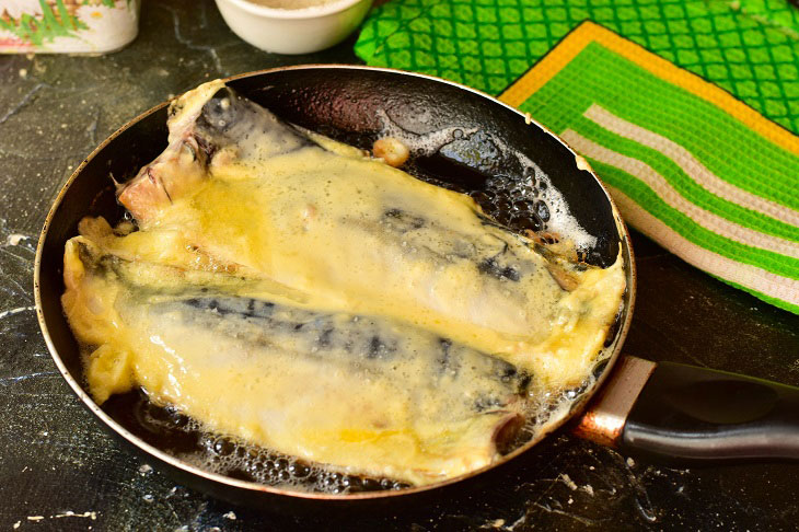 Mackerel "Goldfish" in a pan - a spectacular and tasty dish
