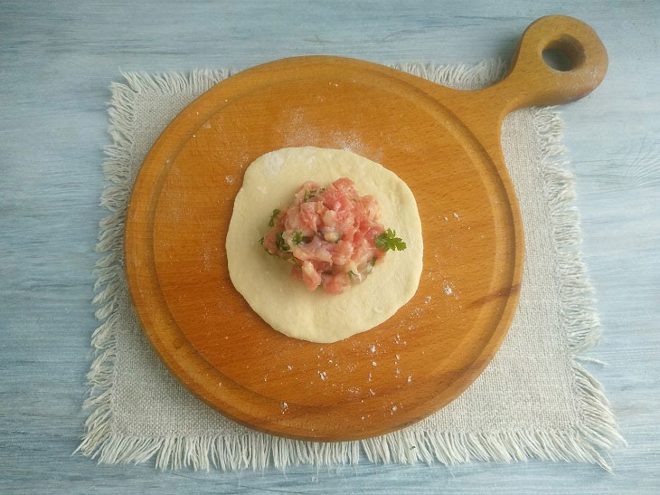 Tatar peremyachi (belyashi) on kefir - a quick and easy recipe