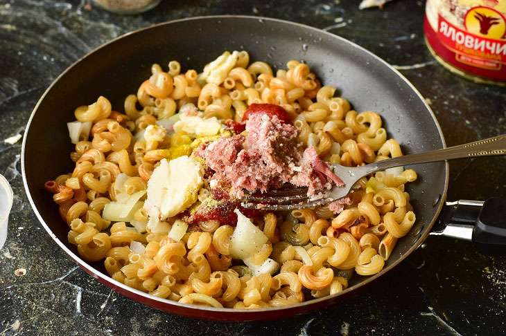 Rustic pasta - a delicious and fragrant dish